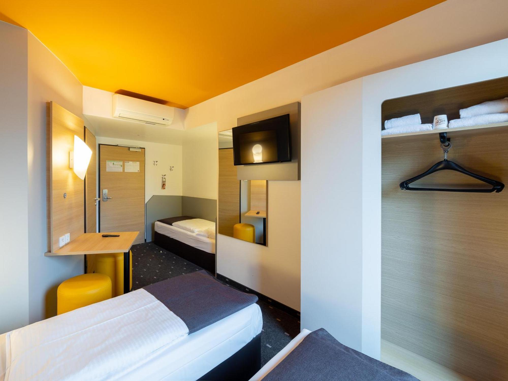 B&B Hotel Duesseldorf-City Exterior photo