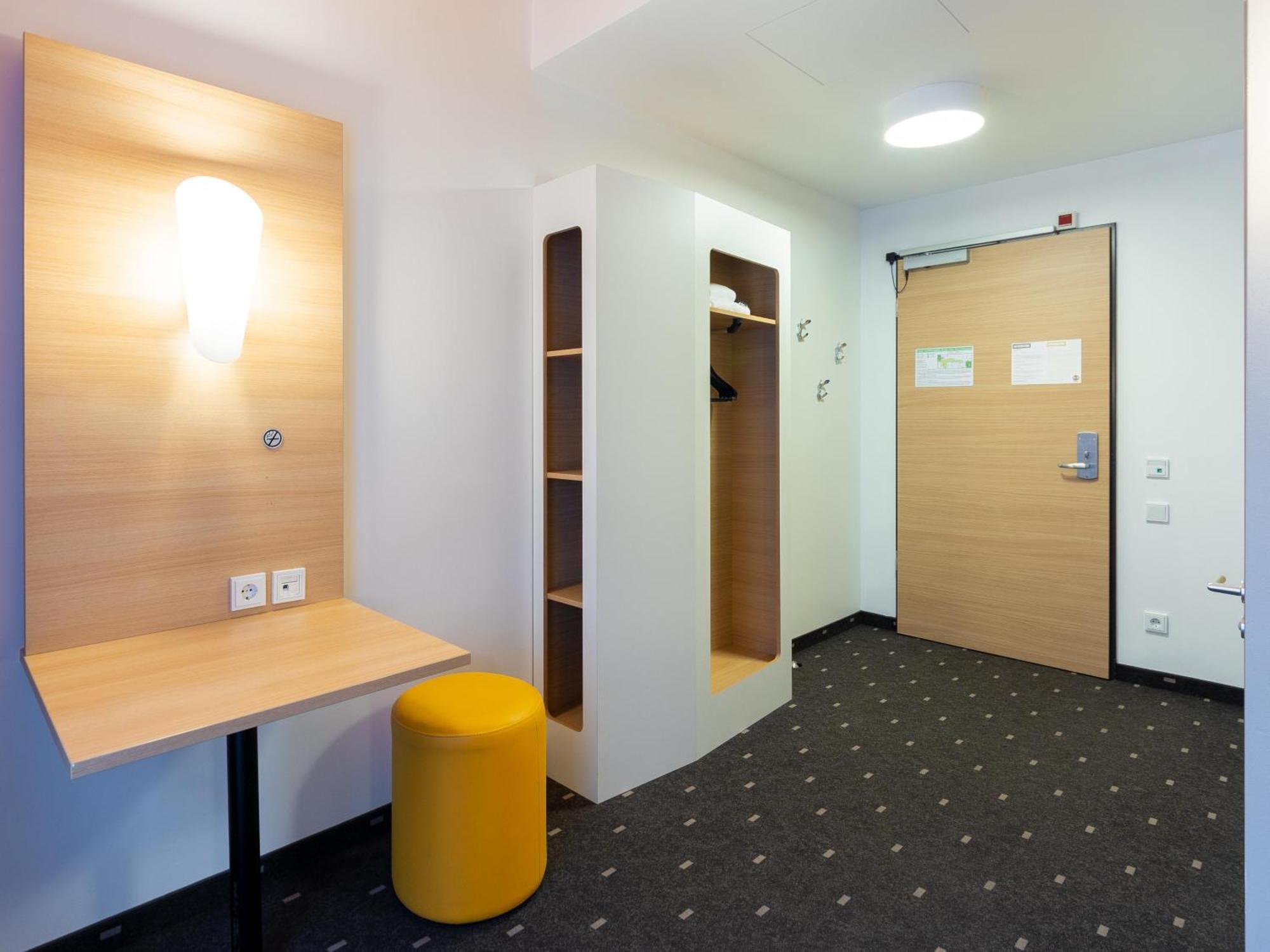 B&B Hotel Duesseldorf-City Exterior photo